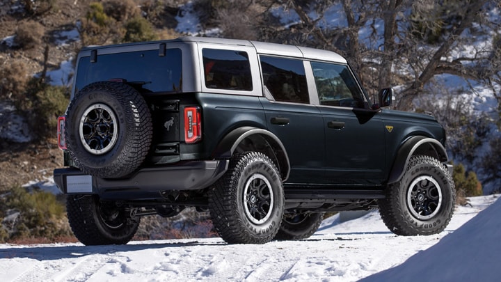 Nueva Bronco con asientos eléctricos tapizados en cuero.