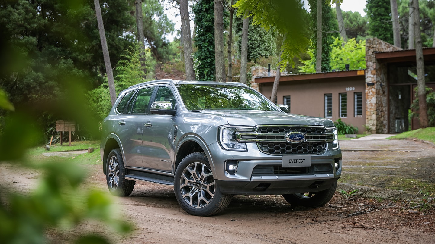 Diseño exterior de la Ford Everest con rines de 20"