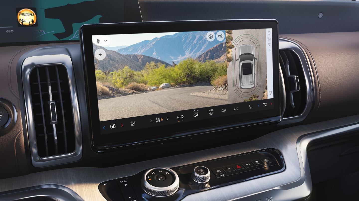 Nuevo interior con pantalla panorámica de 24" y pantalla táctil de 13.2"